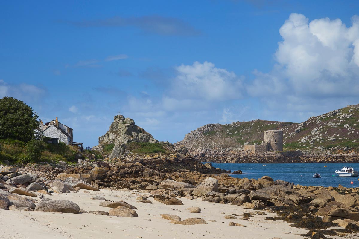 13 Magical Castles in Cornwall That You Have to Visit 21 Cromwell's Castle