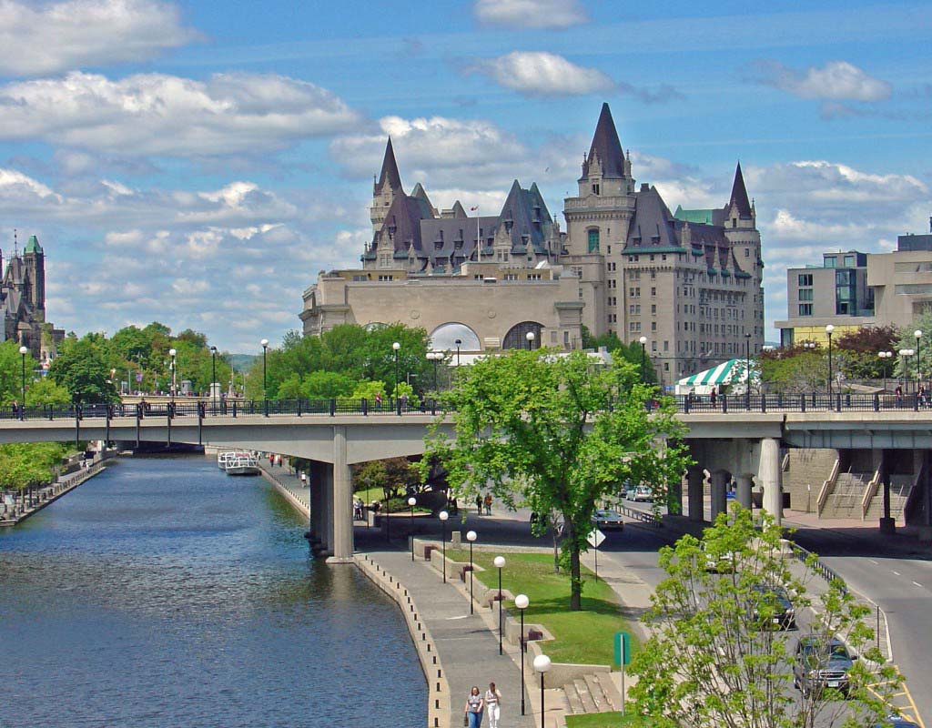 21 Best Places to Watch the Sunset Ottawa Style 18 Mackenzie King Bridge