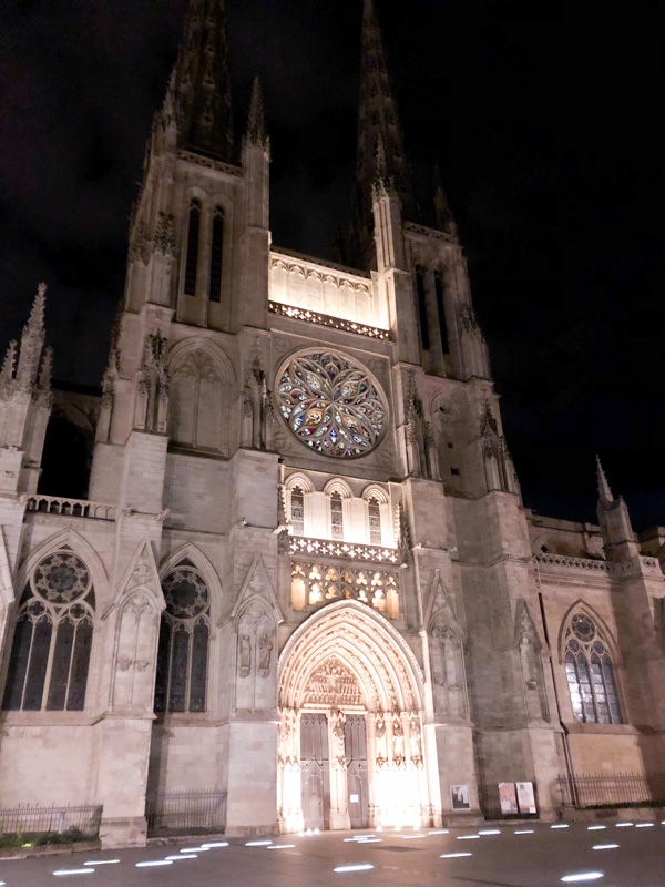 35 Things to do in Bordeaux You'll Love 11 bordeaux cathedral at night