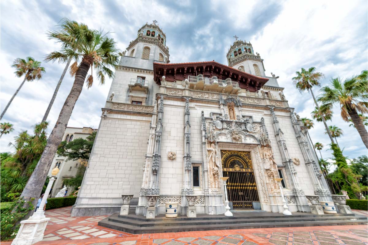 31 Famous California Landmarks (2022): How Many Have You Seen? 17 hearst castle exterior