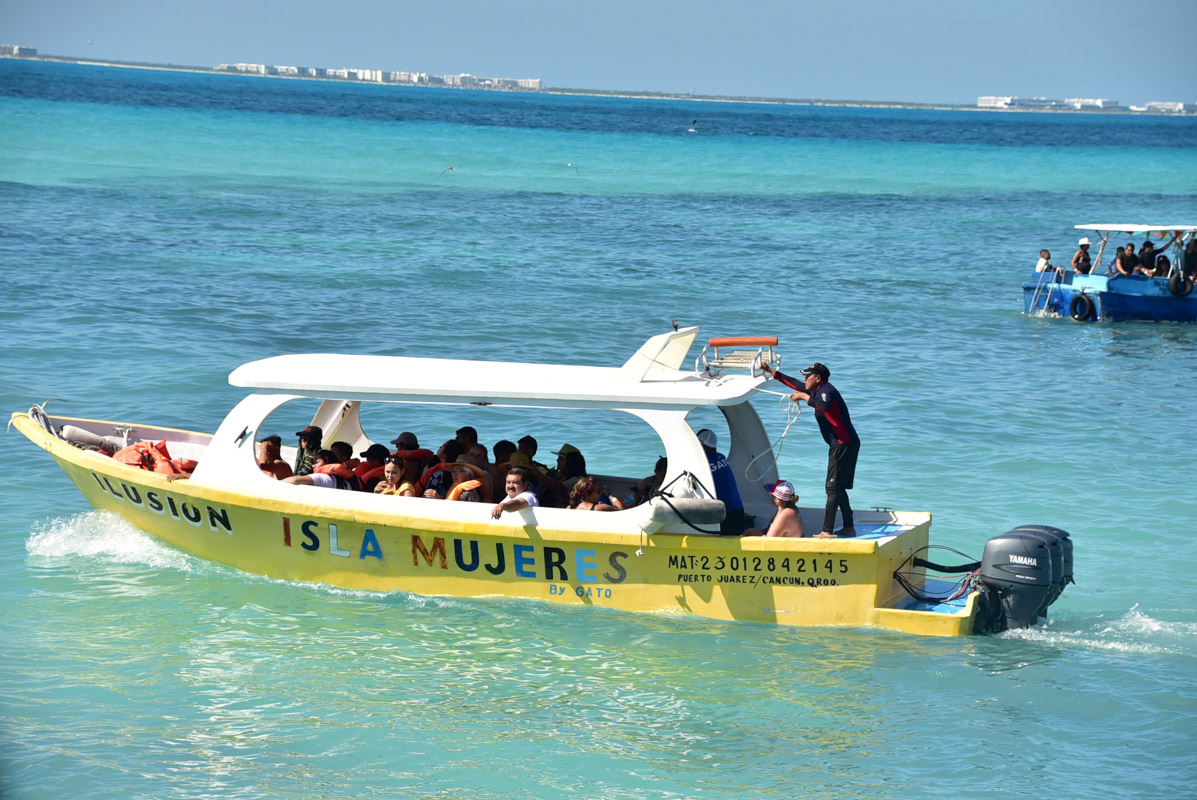 cancun boat trip