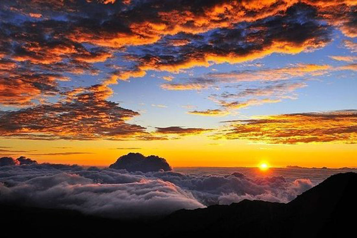 29 Most Popular National Parks in the United States You'll Love (2022) 20 Haleakala Volcanosunset
