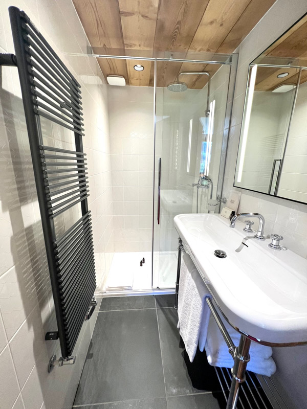 16 Things to do in and around Lake Annecy France 57 hotel la ferme bathroom
