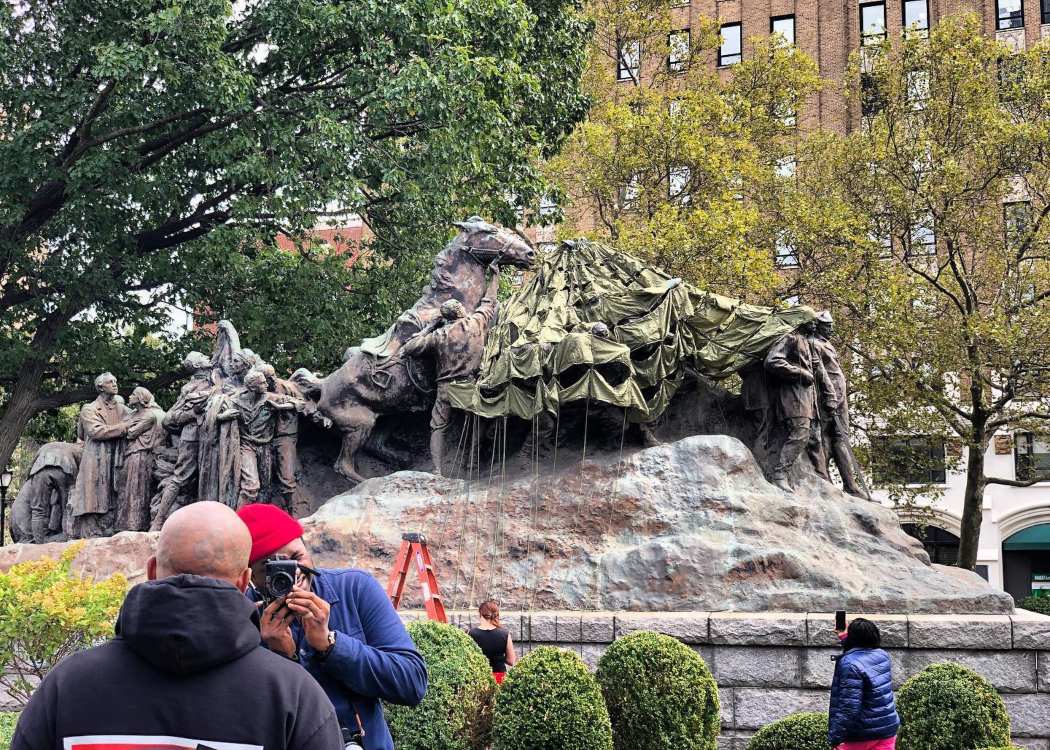 23 Best Tourist Attractions on the Drive From New York to Florida (2022) 4 military-park-new-jersey-statue