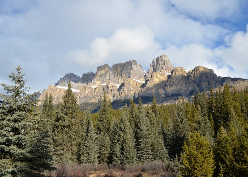 33 Most Beautiful Mountains in the World (2022) 34 castle-mountain
