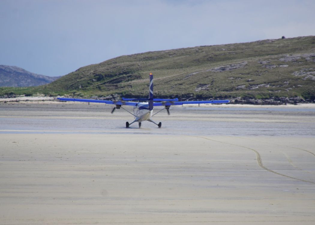 barra-airport-plane