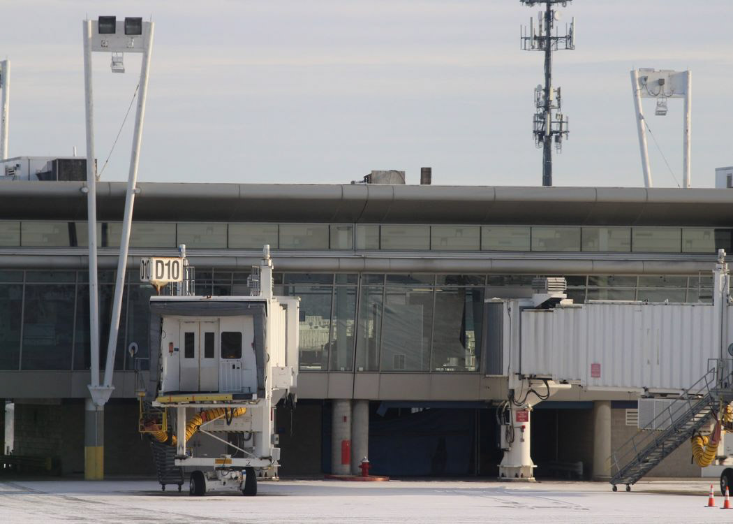 cleveland-airport-runway